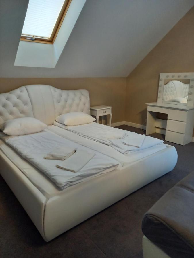Villa Con Amore Slonsk Bagian luar foto